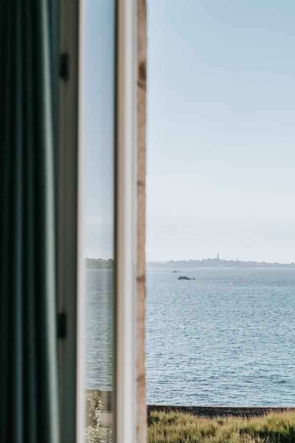 Hotel Aux Tamaris - Vue Mer Роскофф Екстер'єр фото