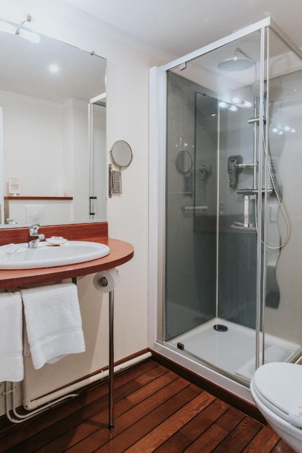 Hotel Aux Tamaris - Vue Mer Роскофф Екстер'єр фото